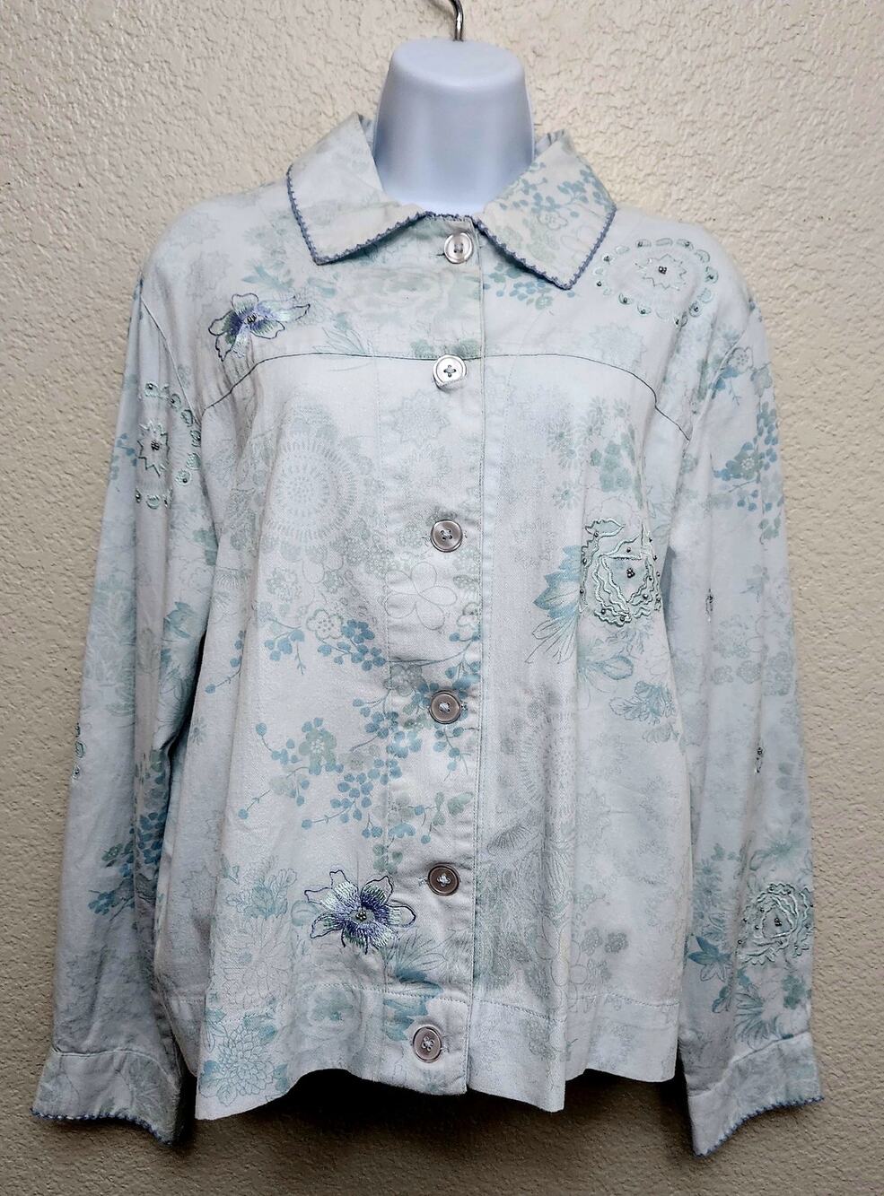 Vintage Clearwater Creek Blue Embroidered Sequin Floral Denim Top Large Soft
